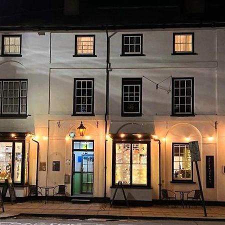 The Black Lion Royal Hotel Lampeter Exteriér fotografie