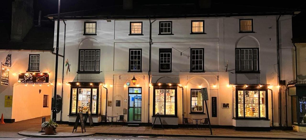 The Black Lion Royal Hotel Lampeter Exteriér fotografie
